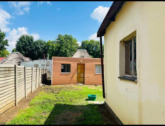 8 BEDROOM HOUSE FOR SALE IN SASOLBURG CENTRAL